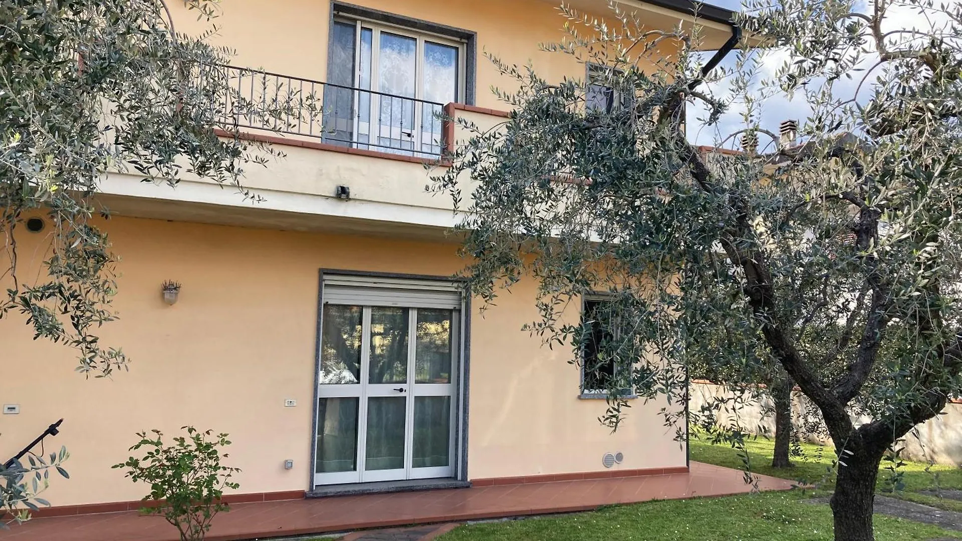 Casa Spaziosa E Comoda Vicino Al Centro Montecatini-Terme